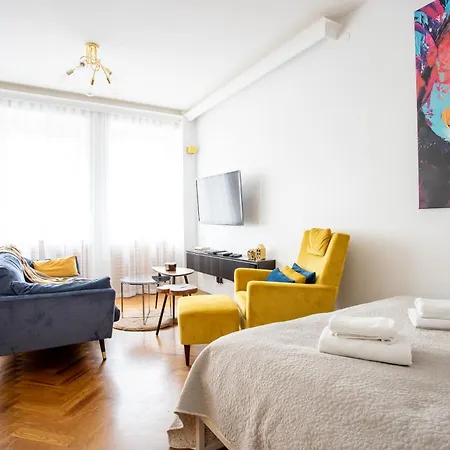 Golden In - Center - Zurawia Warsaw