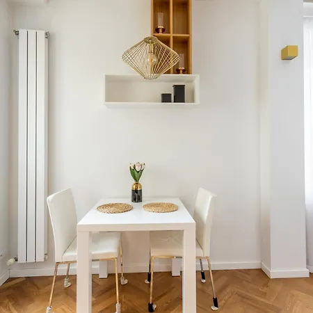 Golden In - Center - Zurawia